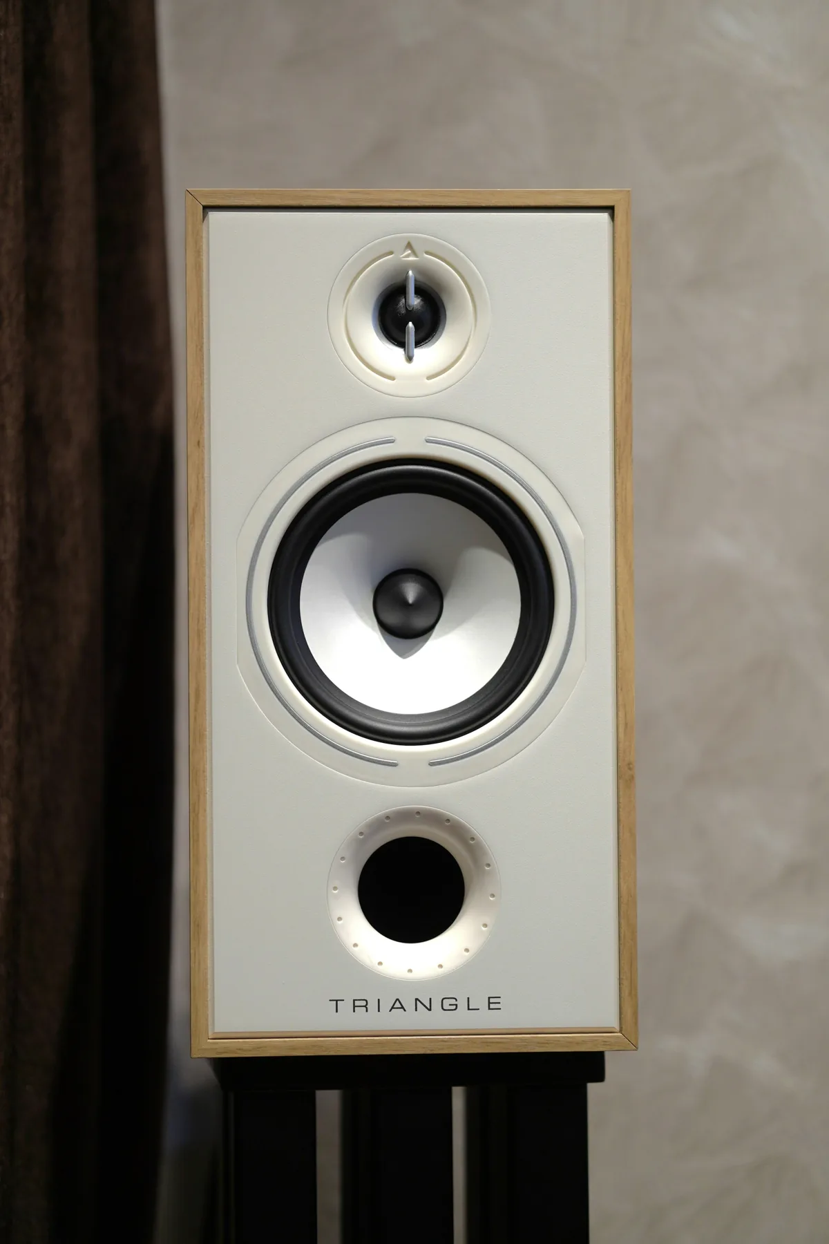 兩聲道音響的揚聲器與聆聽配置